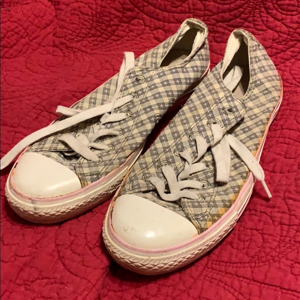 Converse sneakers - checkered with pink trim